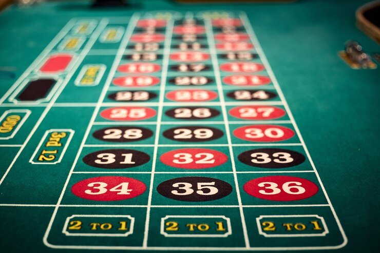 Live roulette table statistics display showing recent results and payout info
